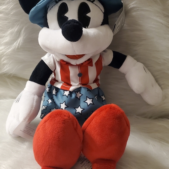 Minnie Mouse Vintage look doll - Picture 3 of 9